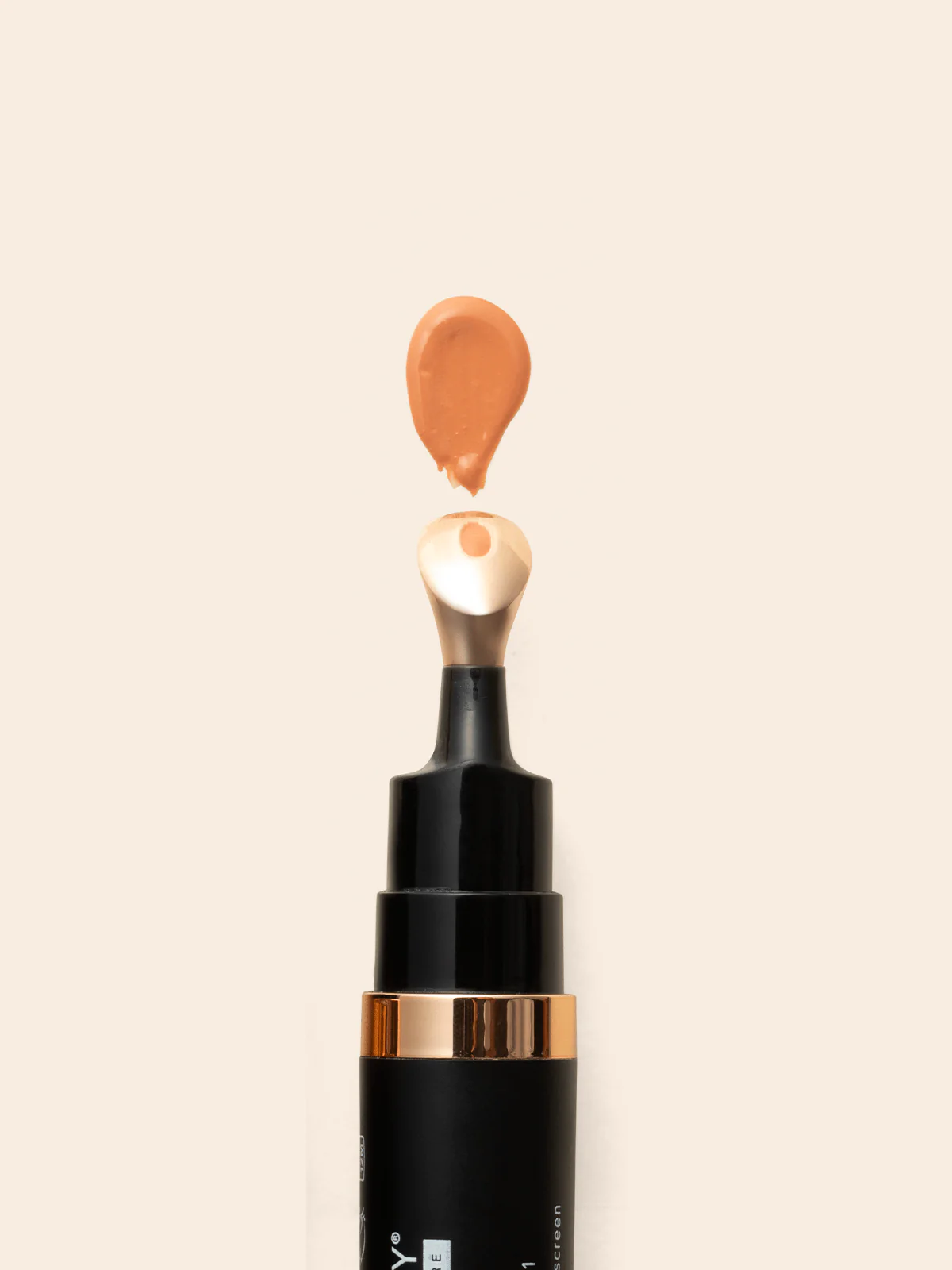 Luminous Eye Corrector SPF®️ 41 - Deep - Image 5