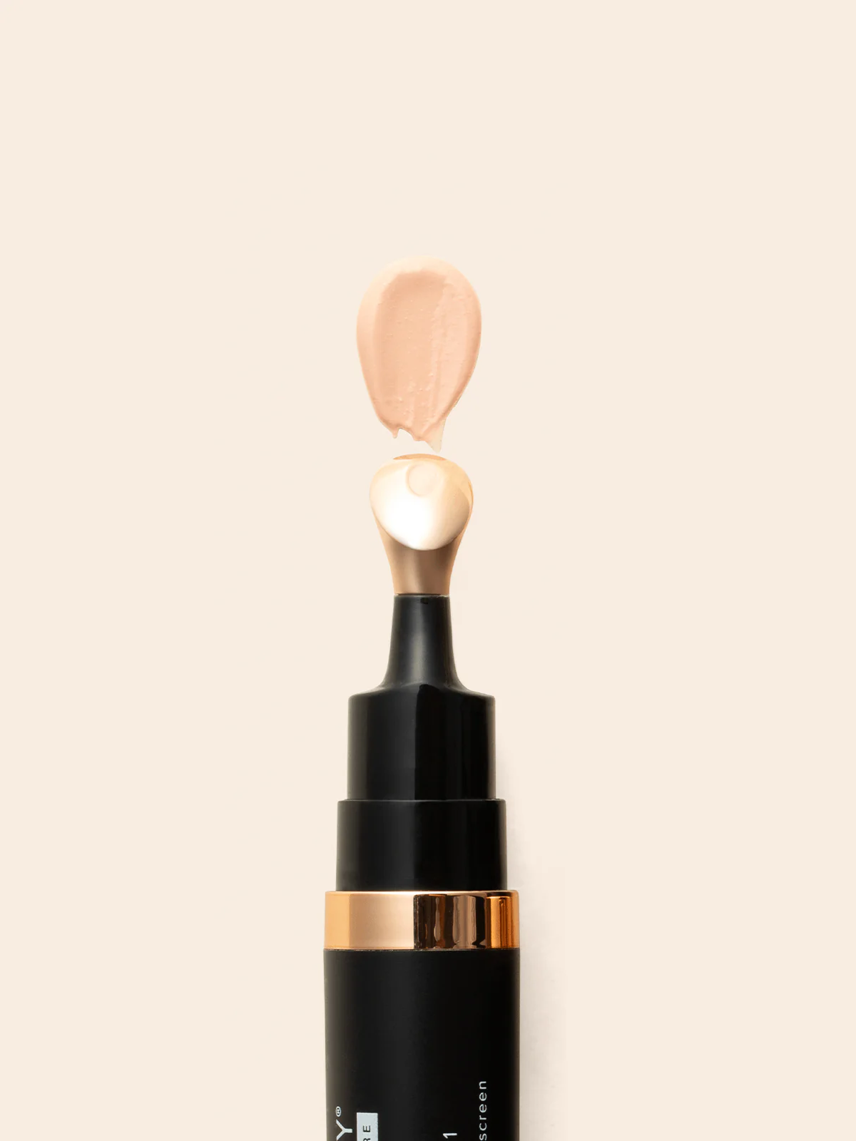 Luminous Eye Corrector® SPF 41 - Fair - Image 5