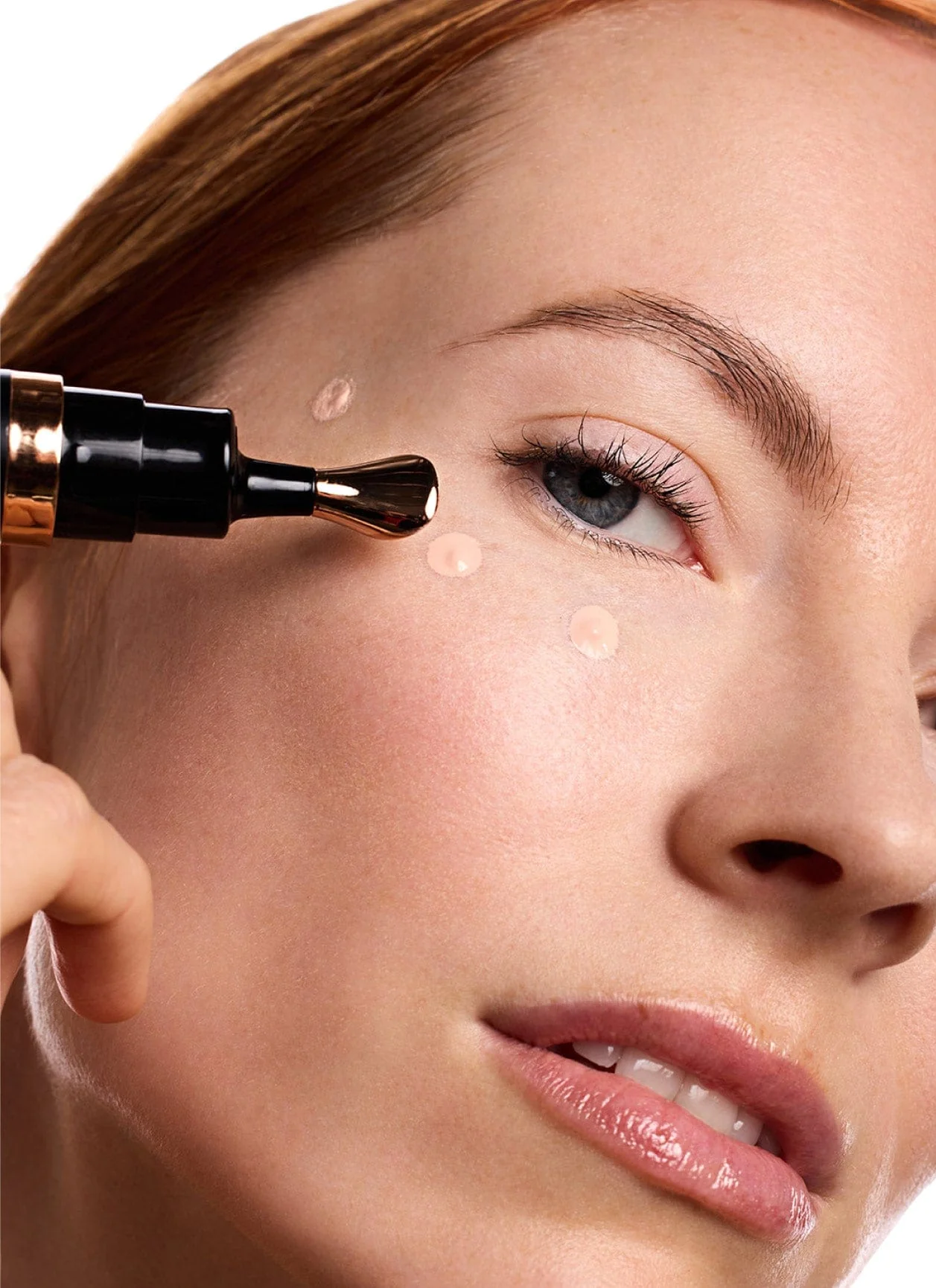 Luminous Eye Corrector® SPF 41 - Fair - Image 6