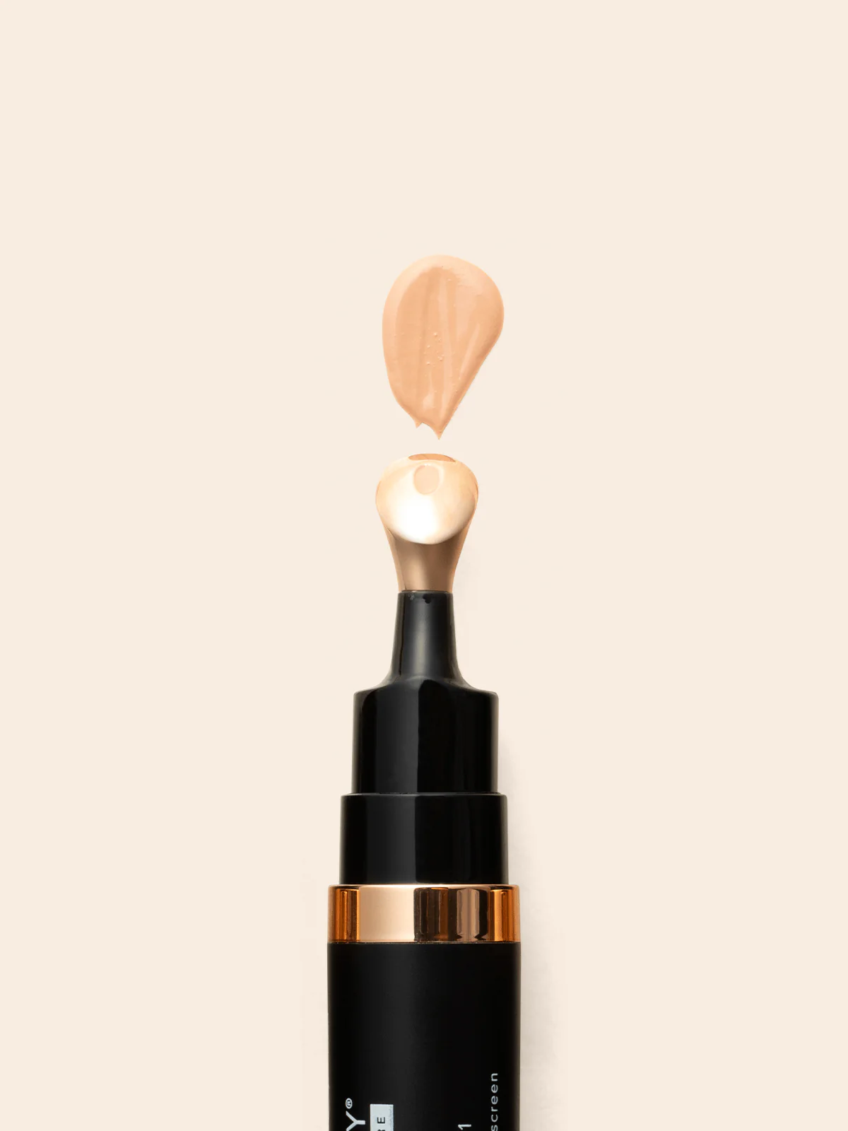 Luminous Eye Corrector® SPF 41 - Medium - Image 5